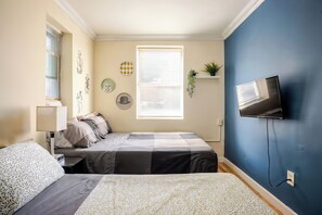 3 bedrooms, iron/ironing board, free WiFi, bed sheets