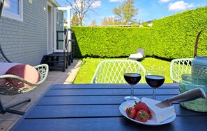 Outdoor dining - Beautiful home in Heinkenszand with WiFi (Heinkenszand)