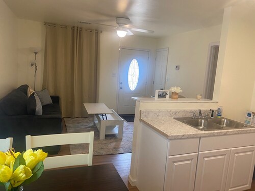 Sleeps 11 Newly Built Detached Guesthouse & Classic Main House