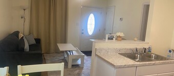 Sleeps 11 Newly Built Detached Guesthouse & Classic Main House