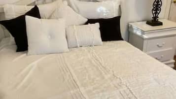 3 bedrooms, bed sheets