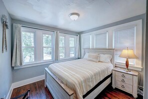 4 bedrooms, free WiFi, bed sheets