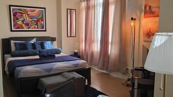 Double Room, City View | Desk, free WiFi