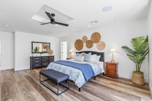 7 Schlafzimmer, Schreibtisch, Bügeleisen/Bügelbrett, kostenloses WLAN