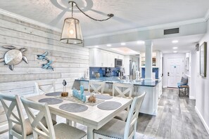 Condo, Multiple Beds (Land's End 11-302 Beach Front - Premi) | Dining - Land's End 11-302 Beach Front - Premier (Treasure Island)