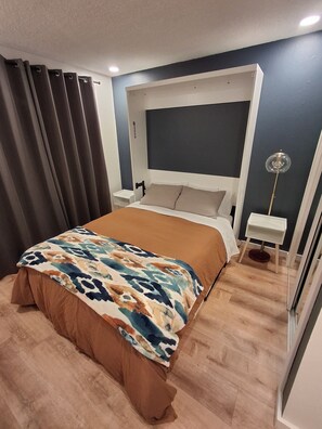 1 bedroom, free WiFi, bed sheets