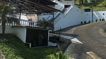 Esterni
