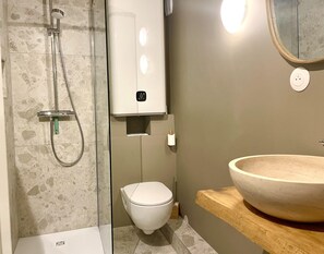 Shower, free toiletries, hair dryer, towels - Appartement Rosset - Welkeys (Megève)