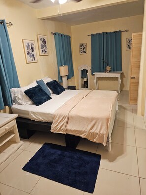 Ferros/tábuas de passar roupa, Wi-Fi, roupa de cama