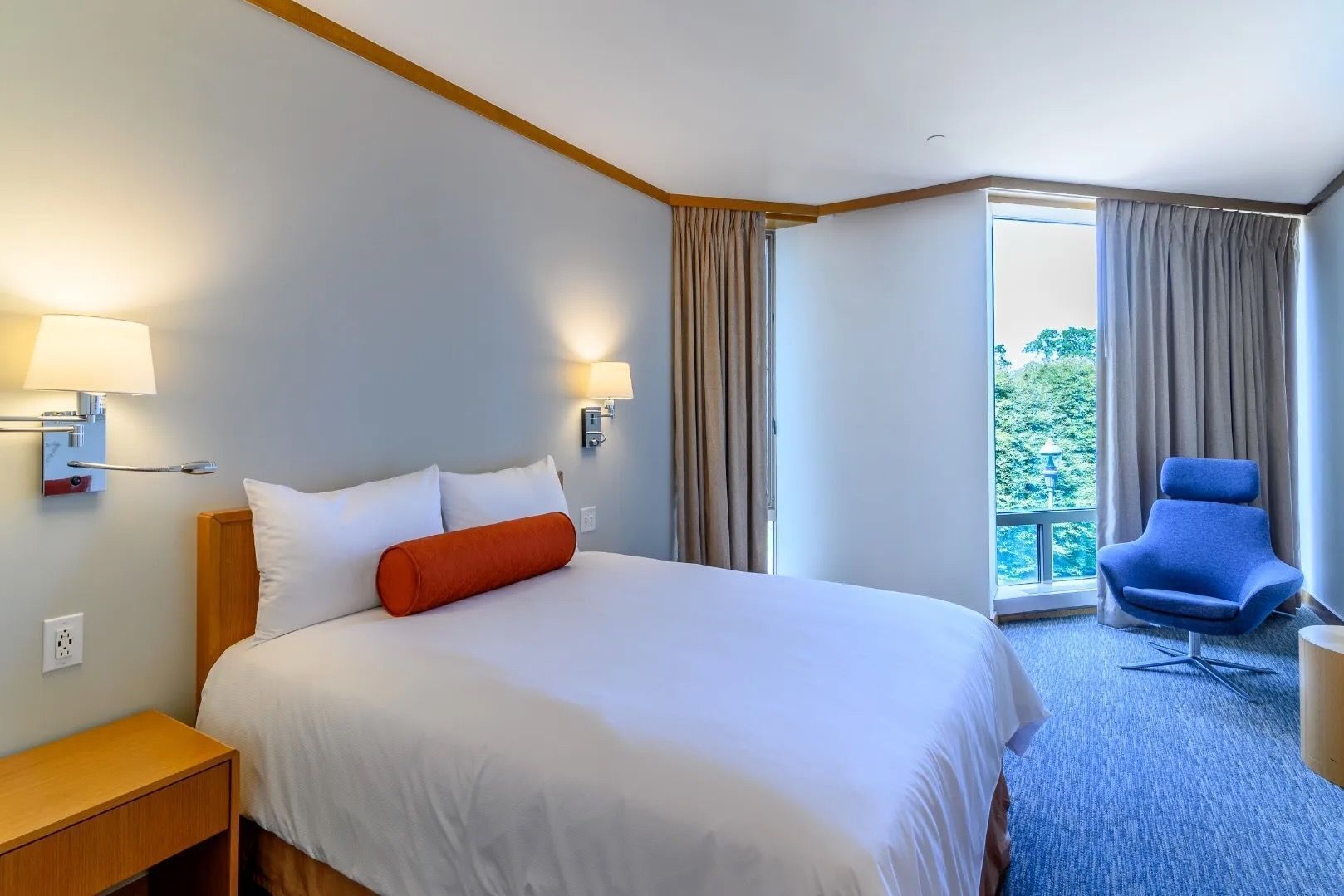 1 habitación, tabla de planchar con plancha, wifi gratis y ropa de cama 