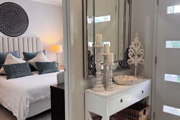 Private Entrance Hall