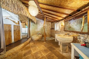 豪華單棟小屋, 花園景 | 浴室 | 提供毛巾、番梘、洗頭水、廁紙
