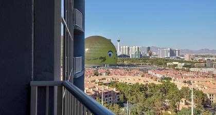 1 Bedroom hotel suite located in Las Vegas strip. Sphere View/F1 View