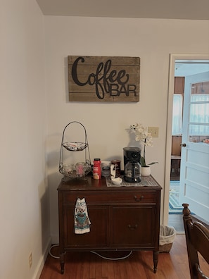 Interior - Cozy Ranch Retreat Near Jefferson City - Fun Games, Activities, Sports, & Land! (Loose Creek)
