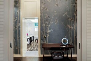 Cribs/infant beds - Raffles Singapore (Singapore)