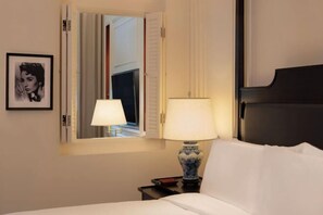 Cots/infant beds - Raffles Singapore (Singapore)