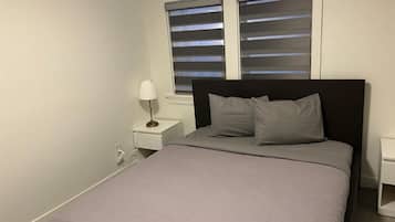 4 habitaciones, tabla de planchar con plancha, wifi y ropa de cama