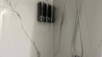 Apartment | Bathroom