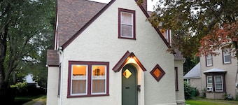 Hyde Park Cottage - Gateway to the Hudson Valley