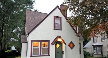 Hyde Park Cottage - Gateway to the Hudson Valley