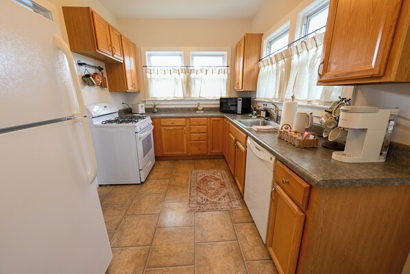 Microwave, oven, stovetop, dishwasher