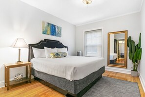 Classic-Apartment, 1 King-Bett | Bügeleisen/Bügelbrett, kostenloses WLAN