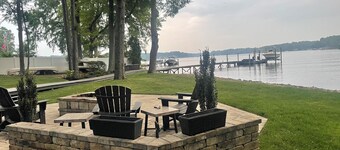 Escape to your private cottage on Lake Norman!