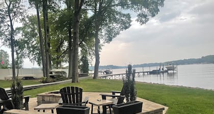 Escape to your private cottage on Lake Norman!