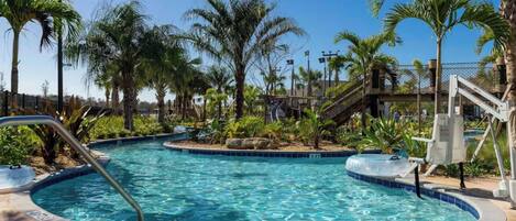 من حمّامات السباحة المغطاة، حمّام سباحة مُدفَّأ