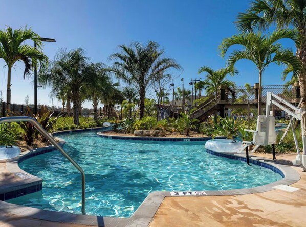 Piscine intérieure, piscine chauffée