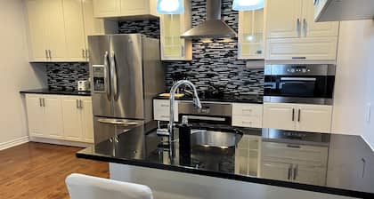 NEW MODERN 4 BED + 3 BATHROOM