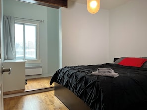 4 bedrooms, desk, iron/ironing board, free WiFi - NEW MODERN 4 BED + 3 BATHROOM (Montréal)
