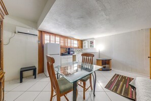 Apartment (0 Bedroom) | Interior