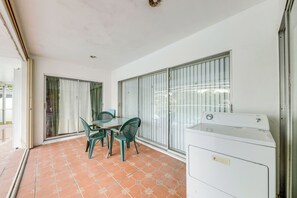 Apartment (0 Bedroom) | Interior
