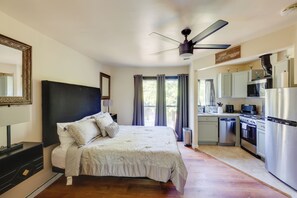 Apartment (0 Bedroom) | Interior - Close to Hospitals: Peaceful Birmingham Studio (Birmingham)