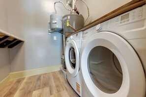 Apartment (0 Bedroom) | Interior - Close to Hospitals: Peaceful Birmingham Studio (Birmingham)