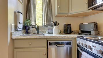 Apartment (0 Bedroom) | Interior