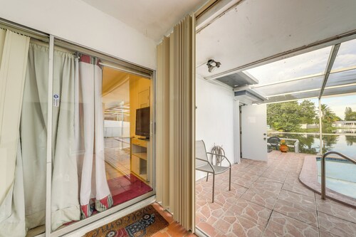 8 Mi to Beach! Miramar Guest Suite w/ Pool Access