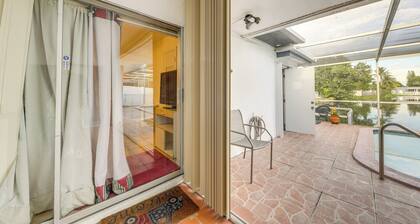 8 Mi to Beach! Miramar Guest Suite w/ Pool Access