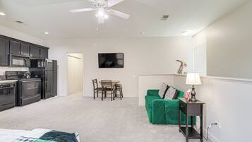 Apartment (0 Bedroom) | Interior