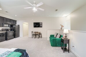 Apartment (0 Bedroom) | Interior