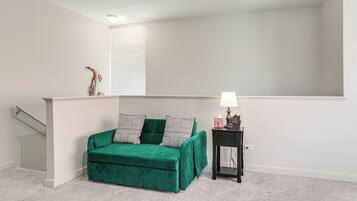 Apartment (0 Bedroom) | Interior