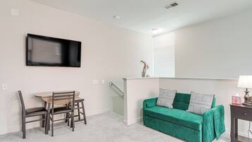 Apartment (0 Bedroom) | Front of property