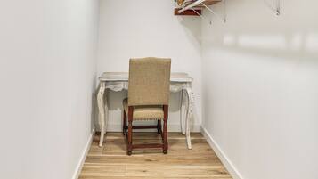 Apartment (0 Bedroom) | Interior