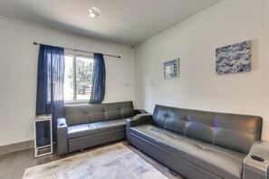 Apartment (0 Bedroom) | Interior - 2 Mi to Long Beach Waterfront! Convenient Studio (Long Beach)