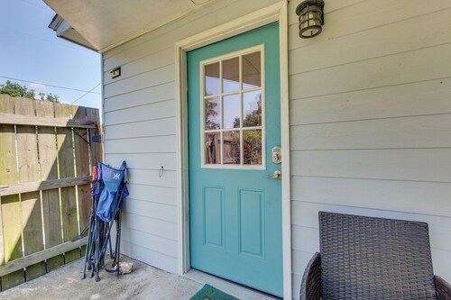 2 Mi to Long Beach Waterfront! Convenient Studio