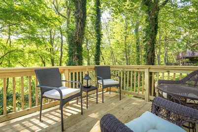 Boone Getaway - 3BR - Huge Deck - Cozy & Quiet - Escape to the Mountains