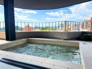 屋外スパ浴槽