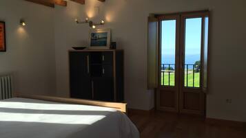 منزل عائلي - بمنظر للبحر