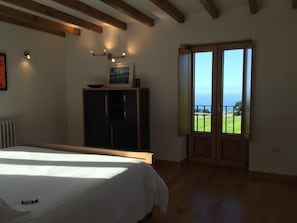 Family House, Sea View